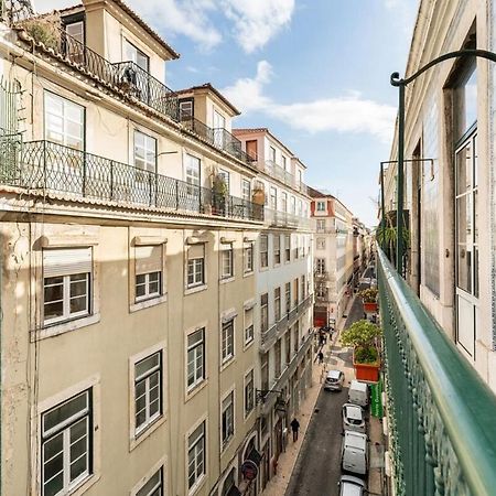 Charming 2 Bedroom Apartment Next To Praca Da Figueira Lisbon Luaran gambar