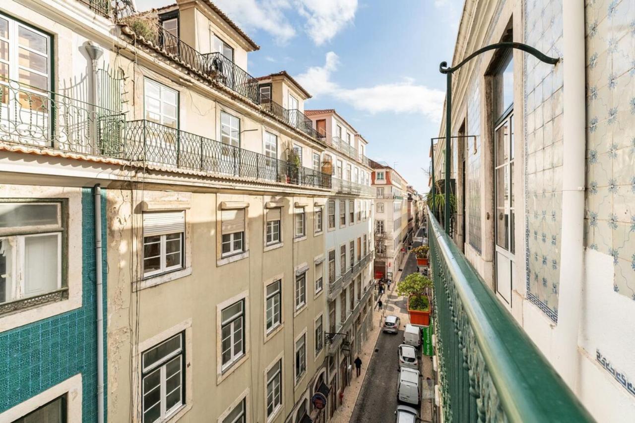 Charming 2 Bedroom Apartment Next To Praca Da Figueira Lisbon Luaran gambar