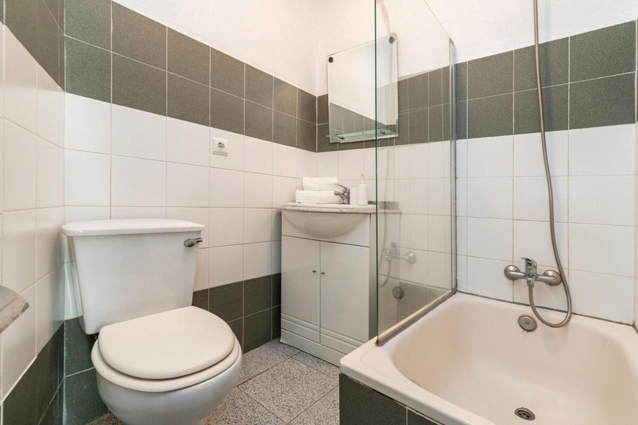 Charming 2 Bedroom Apartment Next To Praca Da Figueira Lisbon Luaran gambar