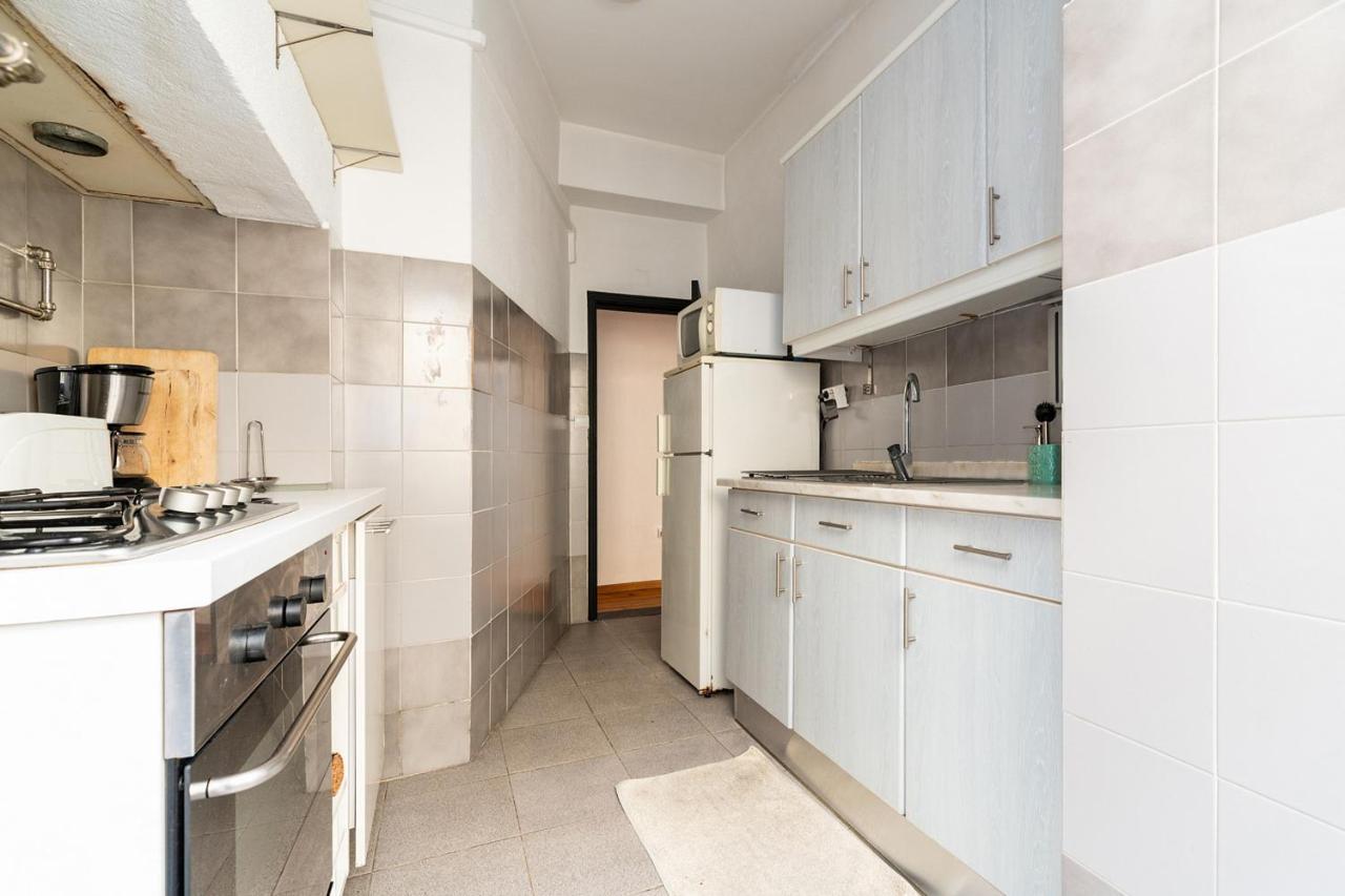 Charming 2 Bedroom Apartment Next To Praca Da Figueira Lisbon Luaran gambar