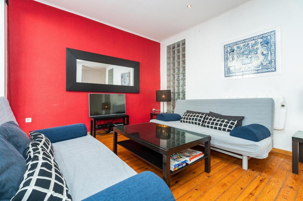 Charming 2 Bedroom Apartment Next To Praca Da Figueira Lisbon Luaran gambar